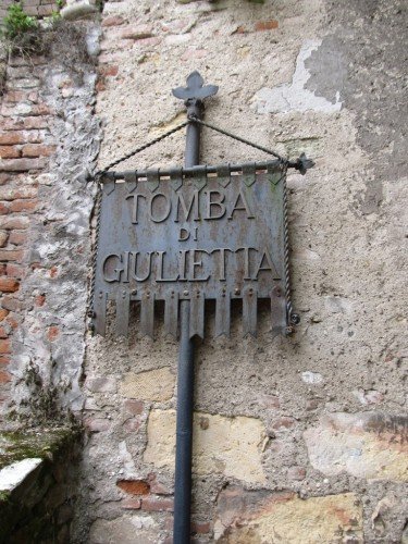 Βερόνα, εκεί που το μπαλκόνι της Ιουλιέτας περιμένει τους ερωτευμένους [εικόνες] | iefimerida.gr 12