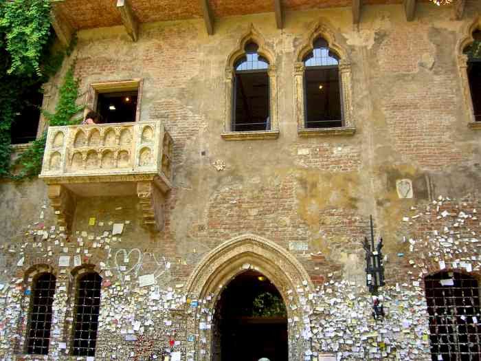 Βερόνα, εκεί που το μπαλκόνι της Ιουλιέτας περιμένει τους ερωτευμένους [εικόνες] | iefimerida.gr 7