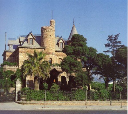 Γωνία Μεσογείων και Β. Σοφίας -Η βίλα που έγινε έκτρωμα [εικόνες] | iefimerida.gr 0