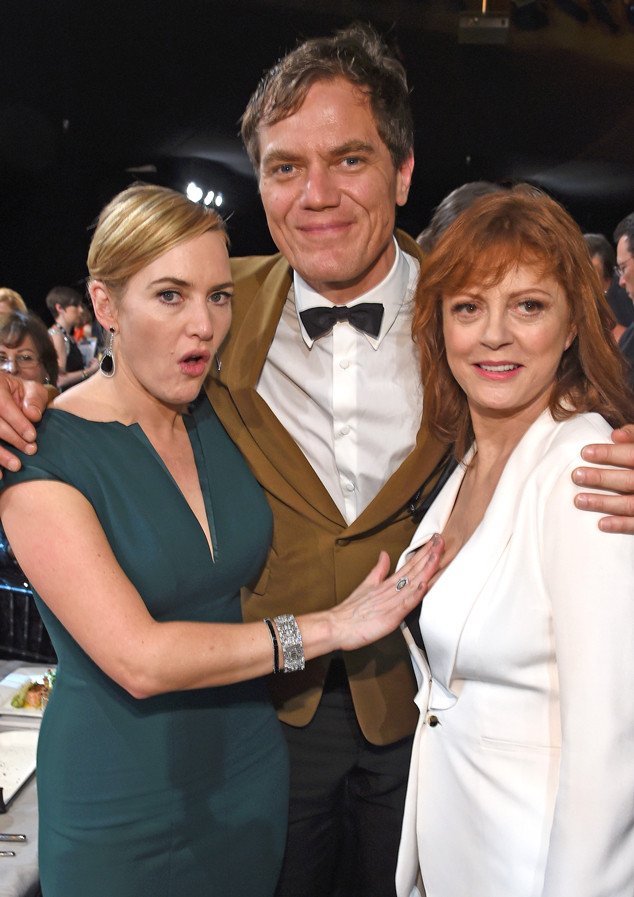 Οταν η Κέιτ Γουίνσλετ άγγιξε το στήθος της- ιδιαίτερα αποκαλυπτικής- Σούζαν Σάραντον [εικόνες] | iefimerida.gr 1