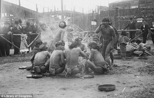 Οταν οι ζωολογικοί κήποι φιλοξενούσαν στα κλουβιά τους... ανθρώπους! | iefimerida.gr 14