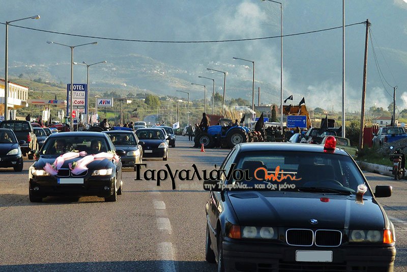 Γαμπρός «έσπασε» το μπλόκο αγροτών στο Καλό Νερό για να πάει στο γάμο | iefimerida.gr 0