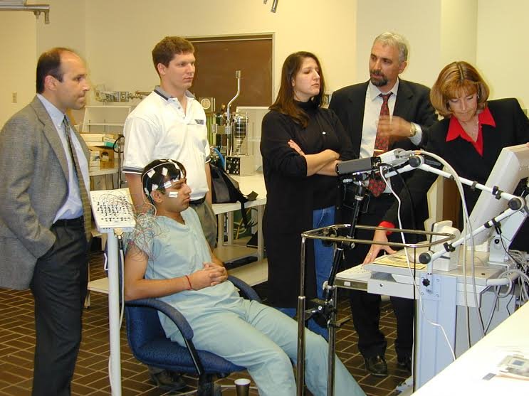 Ελληνας επιστήμονας έγινε μέλος της Ακαδημίας Εφευρετών των ΗΠΑ -Θέλει να νικήσει την επιληψία [εικόνες] | iefimerida.gr 3