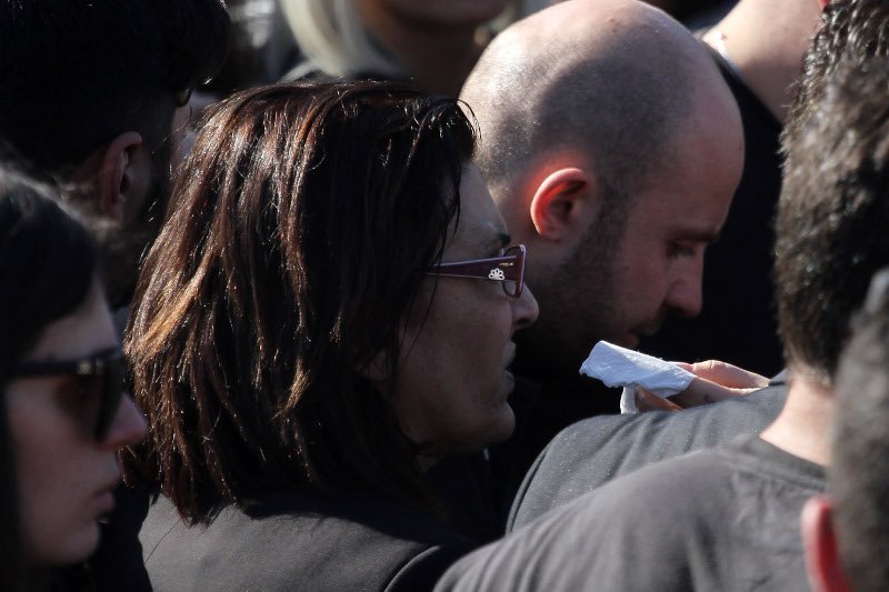 Σπαραγμός: Το τελευταίο αντίο στον Παντελή Παντελίδη -«Λύγισαν» οι γονείς του [εικόνες&βίντεο] | iefimerida.gr 0