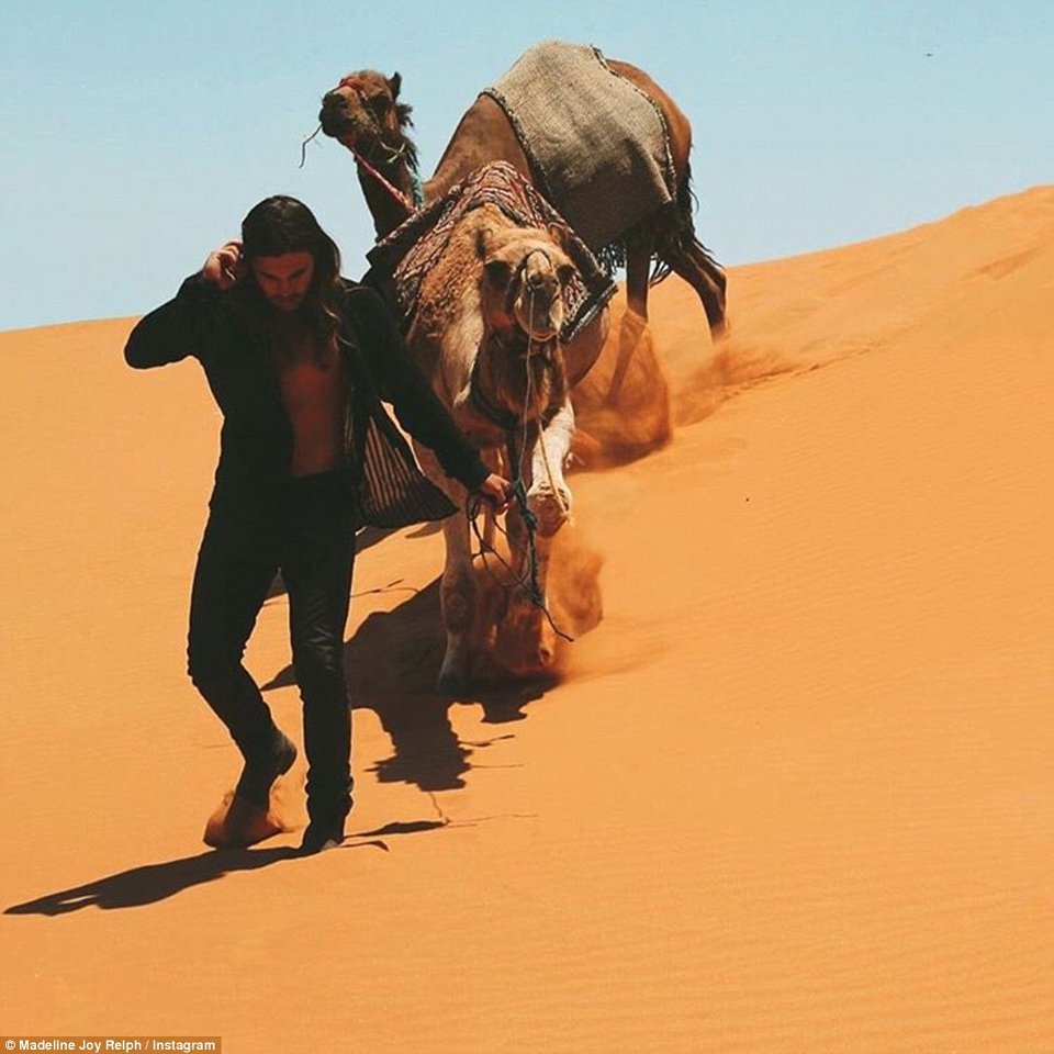 «Μένουμε σε τρένα και λεωφορεία» -Ζευγάρι ταξιδεύει χωρίς σπατάλες στον κόσμο [εικόνες]  | iefimerida.gr 7