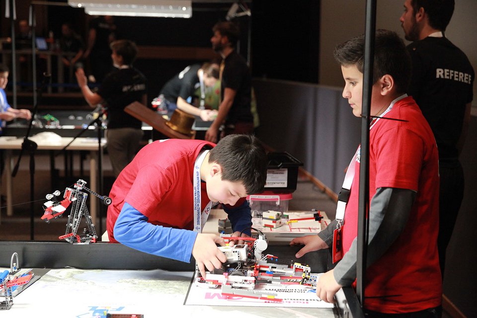 Διεθνής διαγωνισμός ρομποτικής για νέους, στη Θεσσαλονίκη [εικόνες & βίντεο] | iefimerida.gr 0