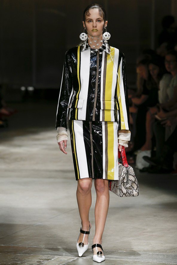 Η τάση του καλοκαιριού είναι οι χοντρές ρίγες -Πώς θα φορεθούν [εικόνες] | iefimerida.gr 9