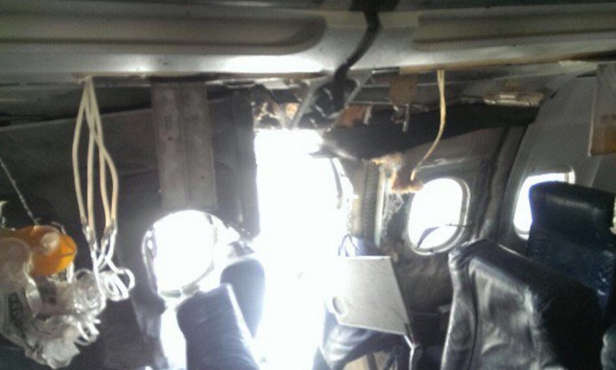 Σοκ: Φλεγόμενος επιβάτης αεροπλάνου πέφτει από ύψος 14.000 ποδών! [βίντεο] | iefimerida.gr 4