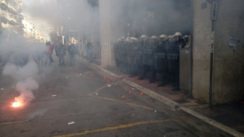 Η οργή των αγροτών ξέσπασε στην Αθήνα [εικόνες&βίντεο] | iefimerida.gr 4