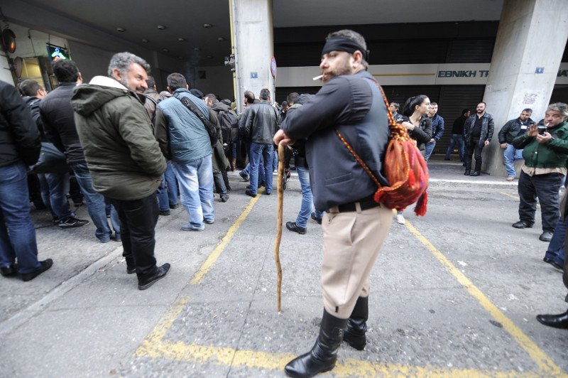 Κατσούνα, σαρίκι και στιβάνια -Τα αξεσουάρ των αγροτών της Κρήτης [εικόνες] | iefimerida.gr 12