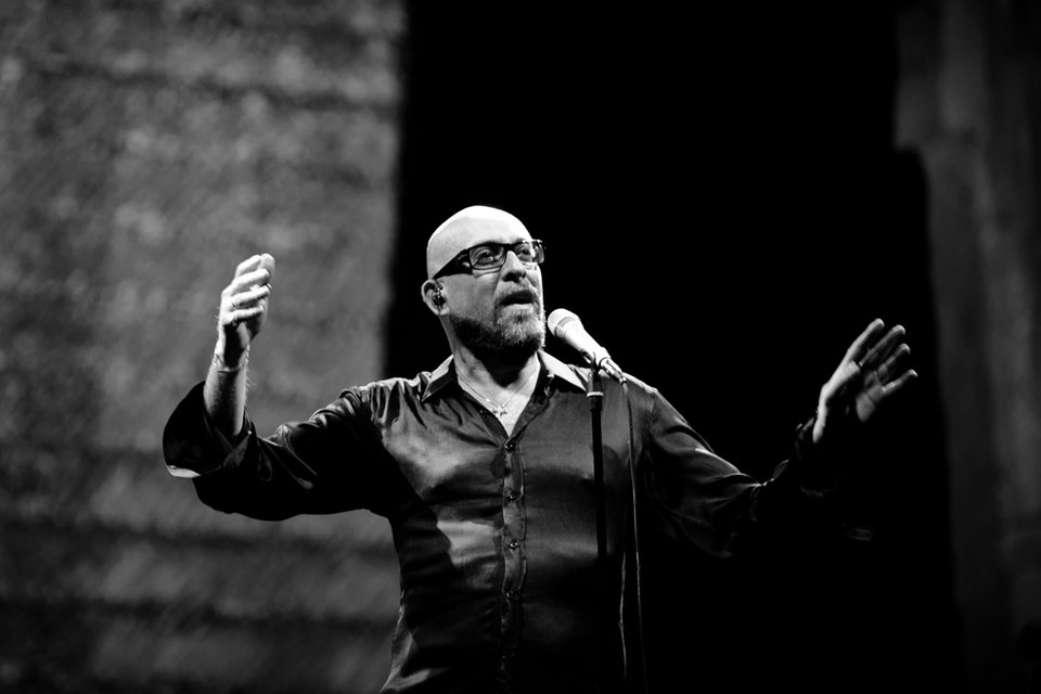 Μάριο Μπιόντι: Ο Ιταλός με τη «μαύρη» φωνή επιστρέφει για μια soul jazz συναυλία [εικόνες & βίντεο] | iefimerida.gr 0