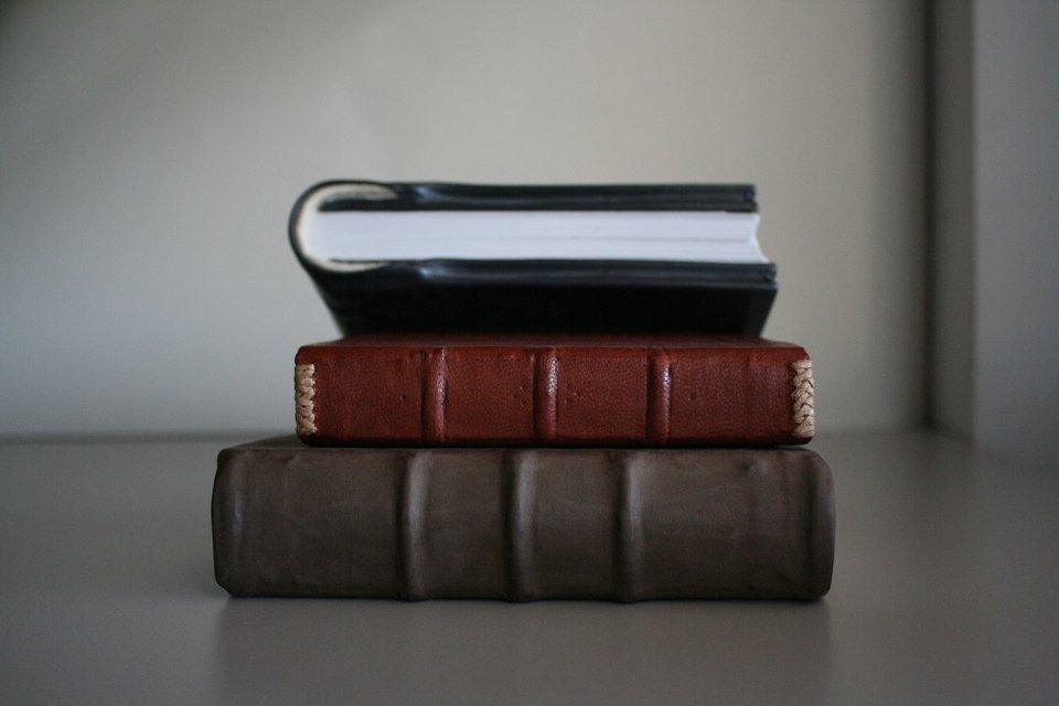 Εξάρχεια: Ενα εργαστήρι σου μαθαίνει να κάνεις βιβλία, τσάντες, εσπαντρίγιες [εικόνες] | iefimerida.gr 0