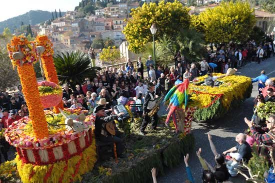 Εξυπνος τουρισμός: Οι Γάλλοι εφηύραν τον δρόμο της μιμόζας, στην Κυανή Ακτή [εικόνες] | iefimerida.gr 8