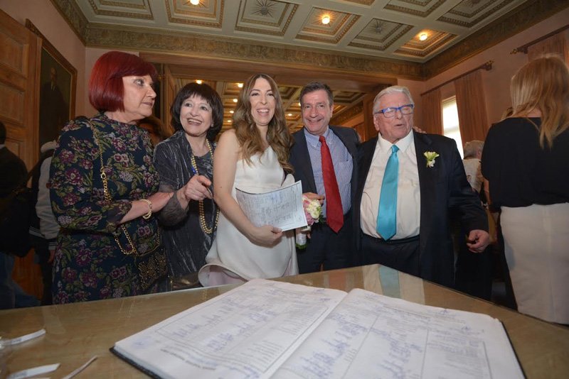 Ο Κώστας Βουτσάς και πάλι γαμπρός στα 84 -Θα γίνει και πατέρας [εικόνες] | iefimerida.gr 0