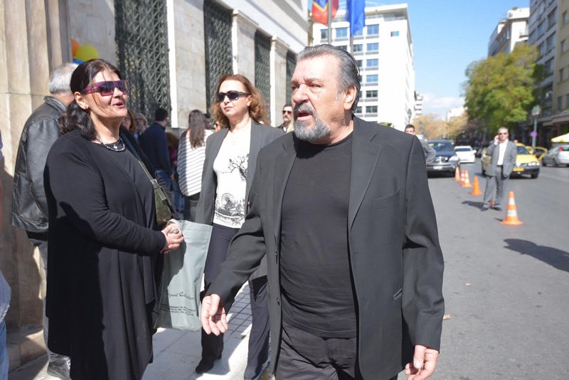 Ο Κώστας Βουτσάς και πάλι γαμπρός στα 84 -Θα γίνει και πατέρας [εικόνες] | iefimerida.gr 4