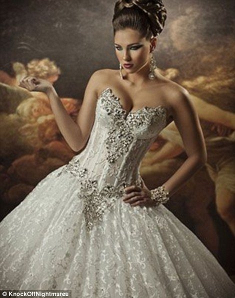 Νύφες που την πάτησαν -Πώς έδειχναν τα νυφικά στο Ιντερνετ και πώς ήταν πραγματικά! [εικόνες] | iefimerida.gr 12