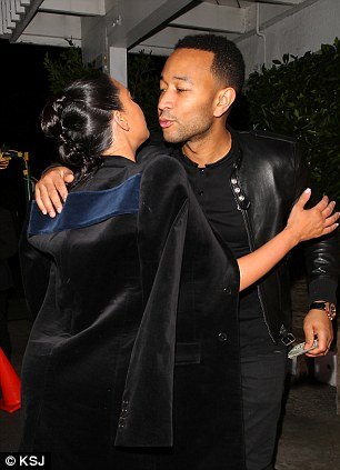 Πώς ένα φιλί φανερώνει το είδος της σχέσης δυο ανθρώπων [εικόνες] | iefimerida.gr 5