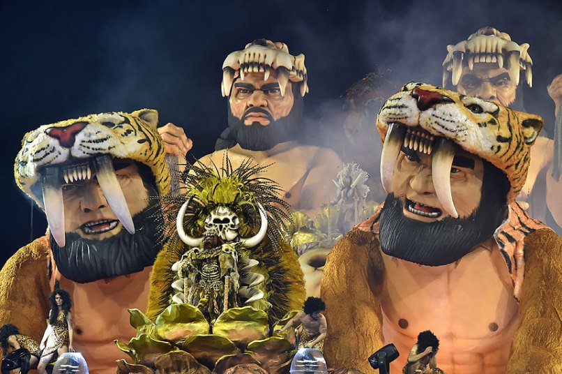 Οι Βραζιλιάνοι ξεσαλώνουν-Το καρναβάλι του Ρίο μέσα από 35 καρέ [εικόνες]  | iefimerida.gr 20