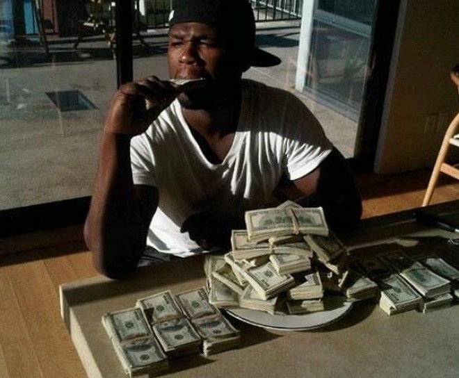 Ο... χρεοκοπημένος 50 Cent ποζάρει με βουνά από δολάρια [εικόνες] | iefimerida.gr 6