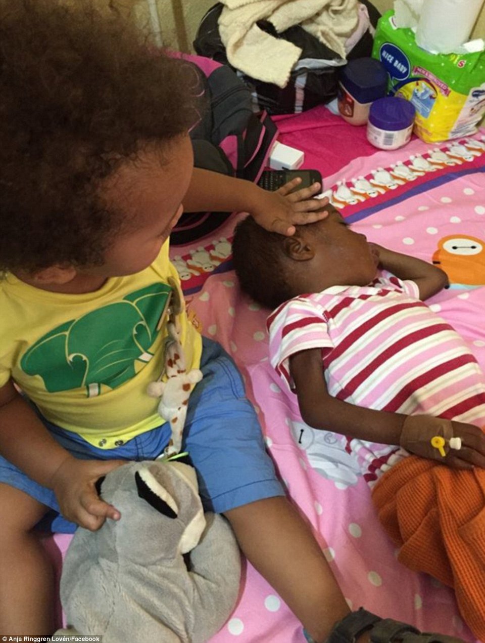 Φωτογραφίες σοκ: Αφησαν 2χρονο αγόρι να αποστεωθεί γιατί πίστευαν ότι ήταν μάγος [εικόνες] | iefimerida.gr 4