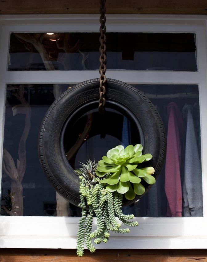 Ελαστικά αυτοκινήτου γίνονται σκαμπό, καθρέφτες, τραπεζάκια [εικόνες] | iefimerida.gr 12