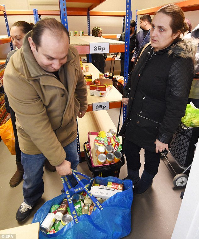 Χαμός στην πρώτη μέρα λειτουργίας του easyFoodstore -Αδειασαν όλα τα ράφια στο Λονδίνο [εικόνες] | iefimerida.gr 4