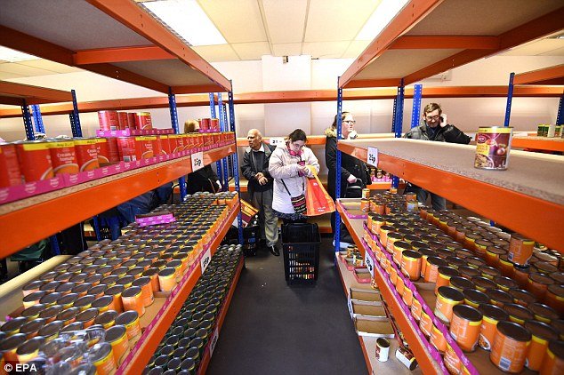 Χαμός στην πρώτη μέρα λειτουργίας του easyFoodstore -Αδειασαν όλα τα ράφια στο Λονδίνο [εικόνες] | iefimerida.gr 5