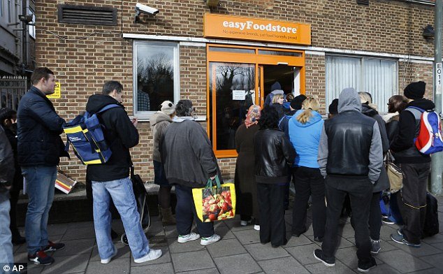 Χαμός στην πρώτη μέρα λειτουργίας του easyFoodstore -Αδειασαν όλα τα ράφια στο Λονδίνο [εικόνες] | iefimerida.gr 7