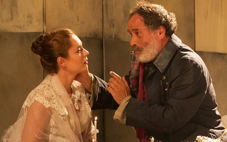 Ηταν έντονο το χειροκρότημα για το «Εγκλημα και τιμωρία» στο Θέατρο Ανεσις- Και όχι αδίκως [εικόνες]  | iefimerida.gr 1