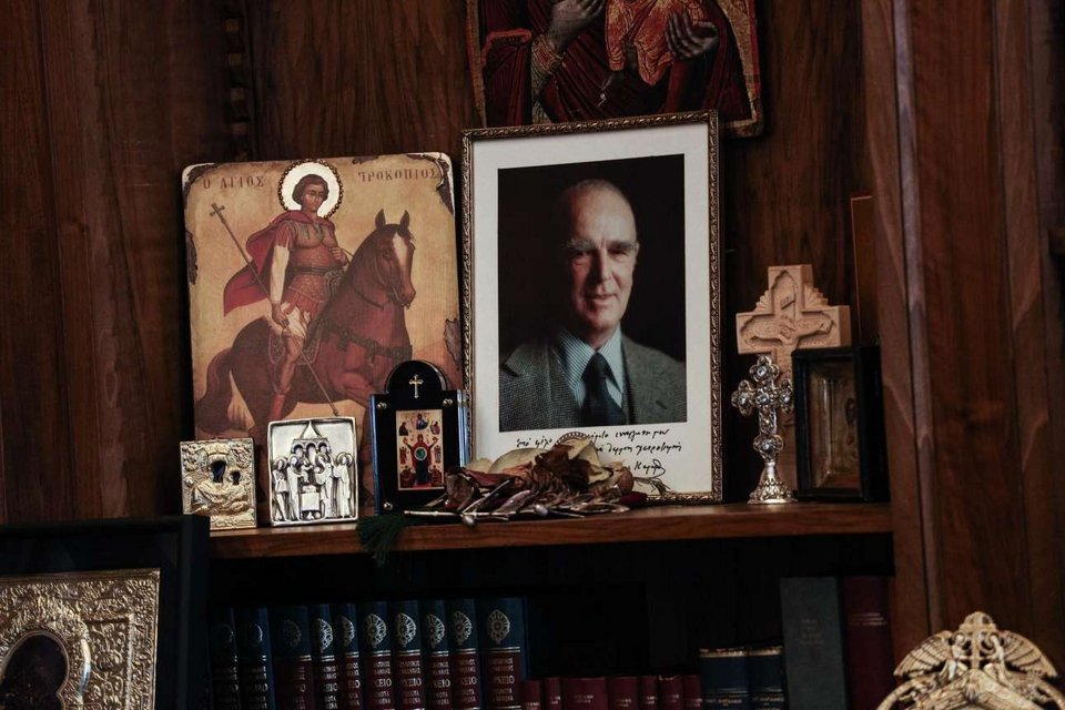 Ο Προκόπης Παυλόπουλος έχει γεμίσει το γραφείο του εικόνες Αγίων [εικόνες] | iefimerida.gr 1