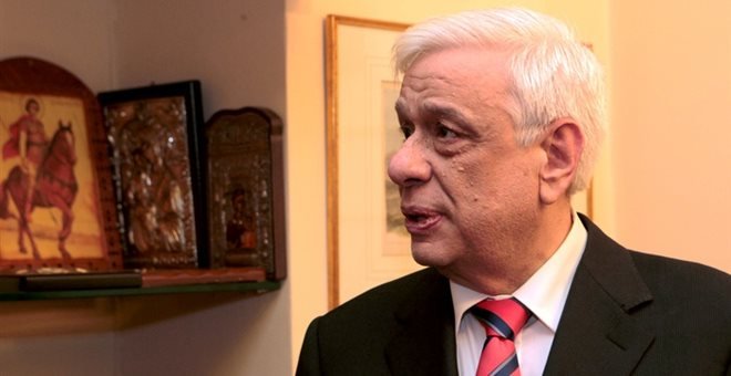 Ο Προκόπης Παυλόπουλος έχει γεμίσει το γραφείο του εικόνες Αγίων [εικόνες] | iefimerida.gr 2