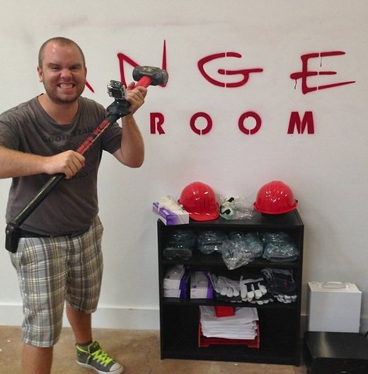 Δωμάτια θυμού: Η νέα μόδα που σαρώνει -Μπαίνεις μέσα και τα σπας όλα [εικόνα] | iefimerida.gr 2