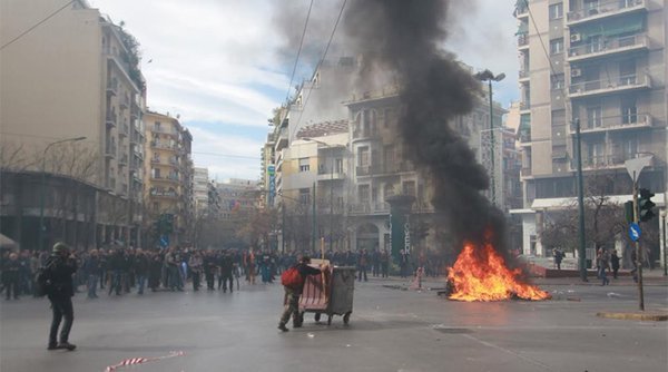 Η οργή των αγροτών ξέσπασε στην Αθήνα [εικόνες&βίντεο] | iefimerida.gr 11