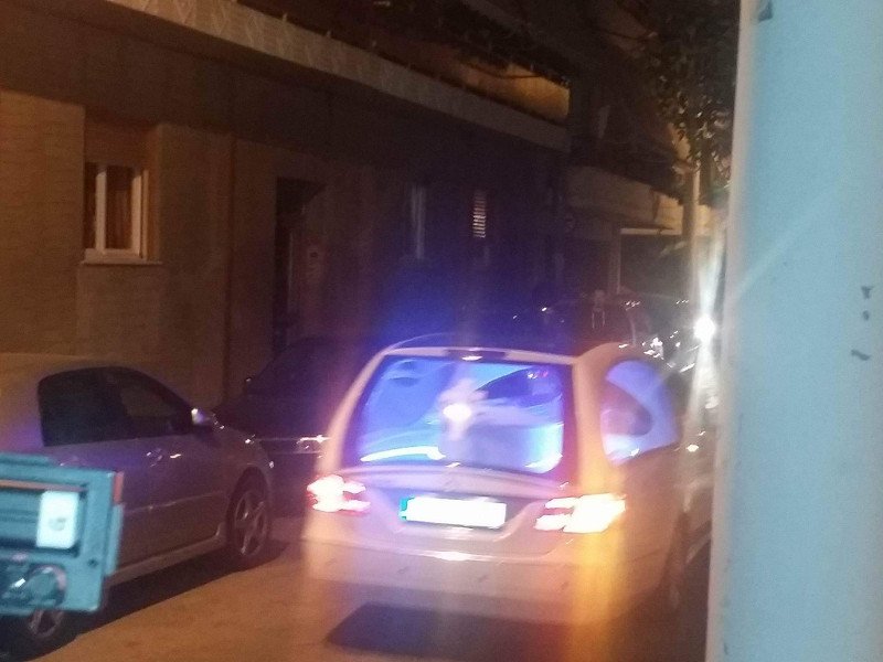 Σε λευκό φέρετρο έφτασε στη Ν. Ιωνία η σoρός του Παντελή Παντελίδη [εικόνες] | iefimerida.gr 5