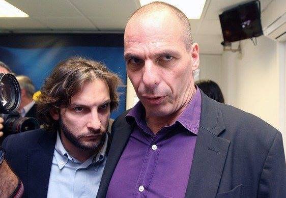 Ο Αδωνις ανέβασε φωτογραφίες στο Τwitter του συλληφθέντος δημοσιογράφου για εκβιασμούς, με Βαρουφάκη και Τσίπρα [εικόνες] | iefimerida.gr 0