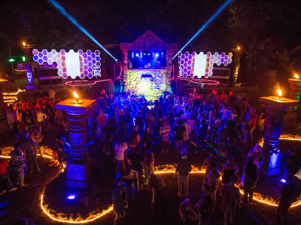 Business Insider: Πριν πεθάνετε, γλεντήστε στη Μύκονο -Ενα από τα καλύτερα μέρη του κόσμου για πάρτι [εικόνες] | iefimerida.gr 25