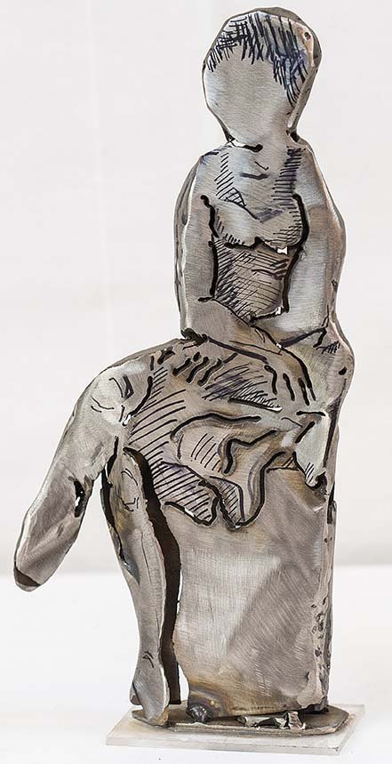 Τα ανάλαφρα γλυπτά της Χριστίνας Δουζένη στον χώρο τέχνης της Μαρίζας Φασιανού [εικόνες] | iefimerida.gr 2