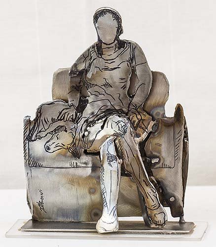 Τα ανάλαφρα γλυπτά της Χριστίνας Δουζένη στον χώρο τέχνης της Μαρίζας Φασιανού [εικόνες] | iefimerida.gr 0