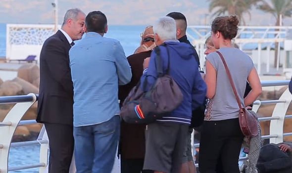 50άρης παντρεύεται 12χρονη -Το βίντεο-σοκ [εικόνες & βίντεο] | iefimerida.gr 5