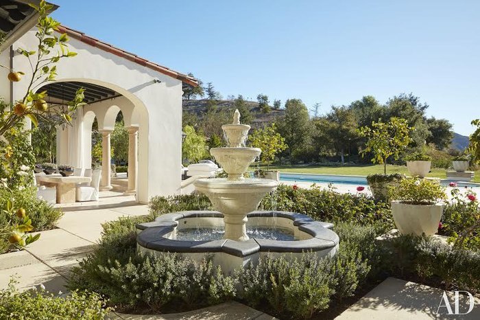 Το ασύλληπτο αρχοντικό της Κλόε Καρντάσιαν -Με ντουλάπα όσο δυο δωμάτια [εικόνες]  | iefimerida.gr 2