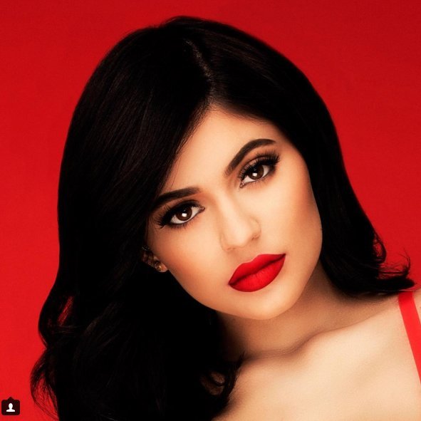 Το λάθος που κάνετε όταν βάφετε τα φρύδια σας -Ο μακιγιέρ της Κάιλι Τζένερ αποκαλύπτει [εικόνες] | iefimerida.gr 4