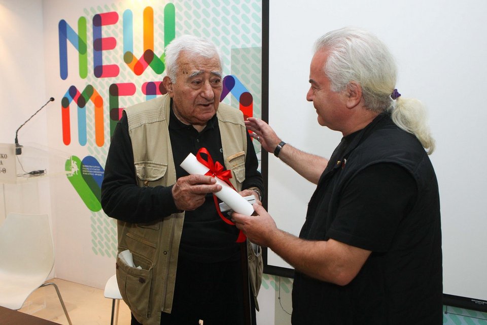 Πέθανε ο θρυλικός φωτορεπόρτερ Γιάννης Κυριακίδης [εικόνες]  | iefimerida.gr 0