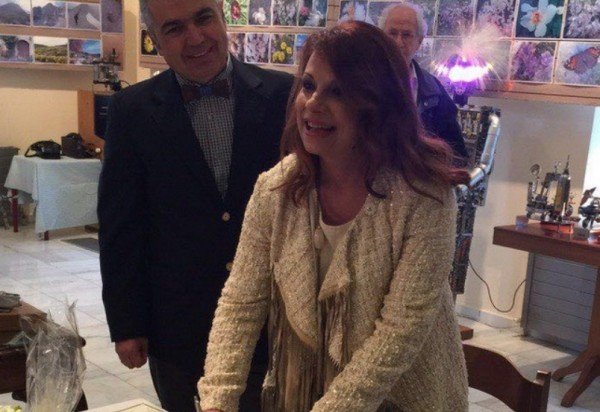 Από τα μπλόκα στο δημαρχείο -Ο γάμος παρουσιάστριας ειδήσεων με αγρότη [εικόνες] | iefimerida.gr 1