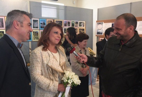 Από τα μπλόκα στο δημαρχείο -Ο γάμος παρουσιάστριας ειδήσεων με αγρότη [εικόνες] | iefimerida.gr 4