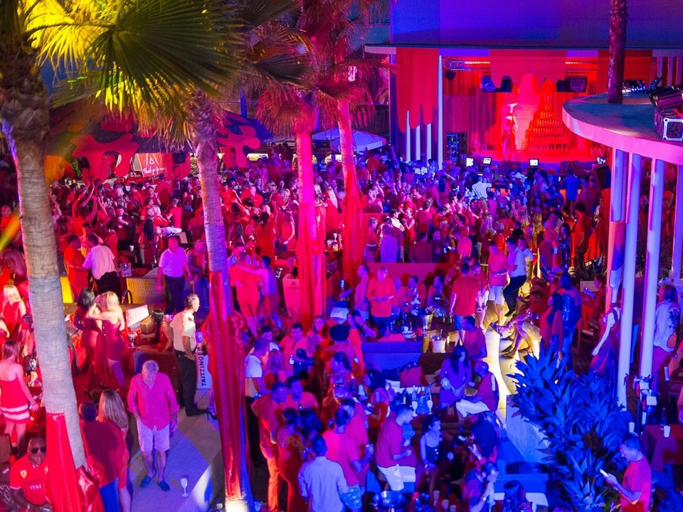 Business Insider: Πριν πεθάνετε, γλεντήστε στη Μύκονο -Ενα από τα καλύτερα μέρη του κόσμου για πάρτι [εικόνες] | iefimerida.gr 23