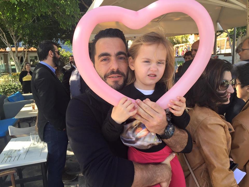 Η Φώφη Γεννηματά με τον πατέρα και τη δίδυμη αδερφή της μικρής Μελίνας [εικόνες] | iefimerida.gr 0