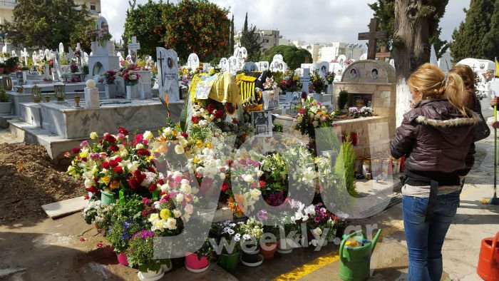 Ο σπαραγμός της μητέρας του Παντελή Παντελίδη στο τρισάγιο [εικόνες] | iefimerida.gr 1