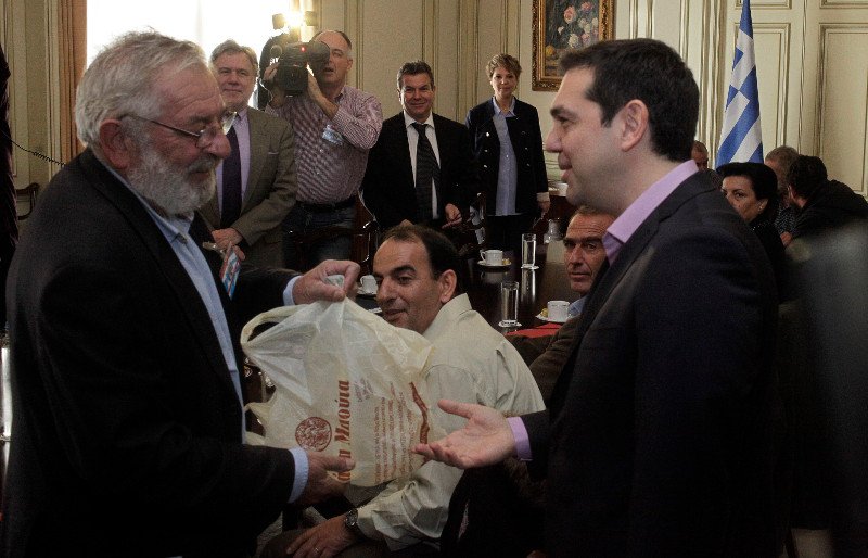 Τσίπρας στον Μπούτα: Τον ήλιο και το τσίπουρο δεν θα μας τα πάρουν! [εικόνες] | iefimerida.gr 5