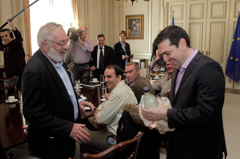 Τσίπρας στον Μπούτα: Τον ήλιο και το τσίπουρο δεν θα μας τα πάρουν! [εικόνες] | iefimerida.gr 8