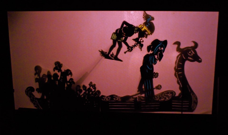 Οι «Νεκρικοί Διάλογοι» του Λουκιανού παιγμένοι με... φιγούρες σαν του Καραγκιόζη [εικόνες & βίντεο] | iefimerida.gr 1